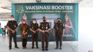 Korps Adhyaksa Kejati Jatim Lakukan Vaksinasi Booster