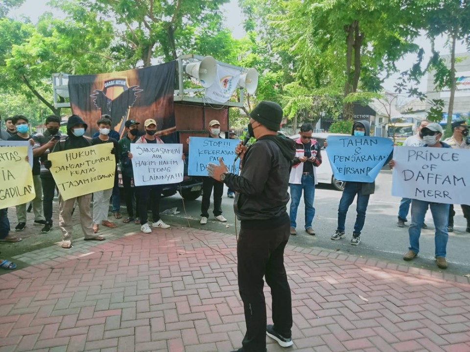 Entah Apa Yang Merasuki Wakil Tuhan PN Surabaya