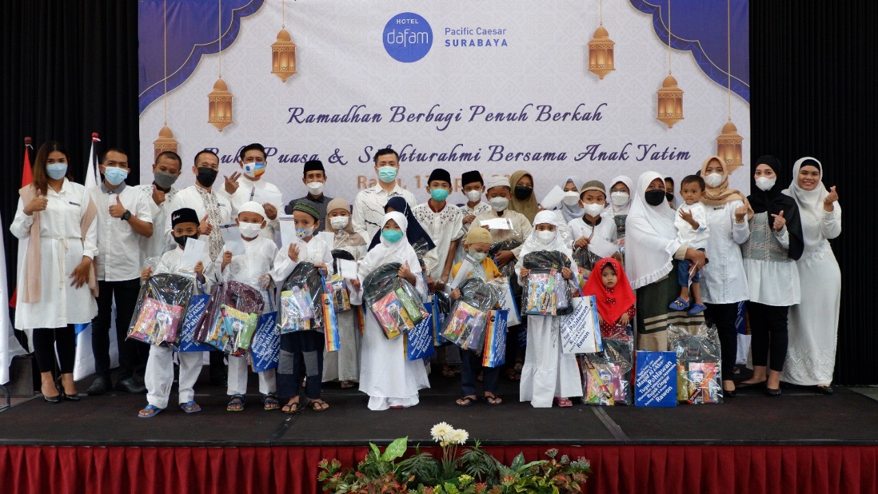 Pemilik Hotel Dafam Peduli Kasih Dengan Berbagi Kepada Puluhan Anak Yatim Piatu