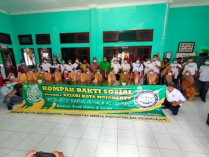 Jelang Ramadan Kejari Kota Mojokerto Bersama KOMPAK Malaksanakan Baksos