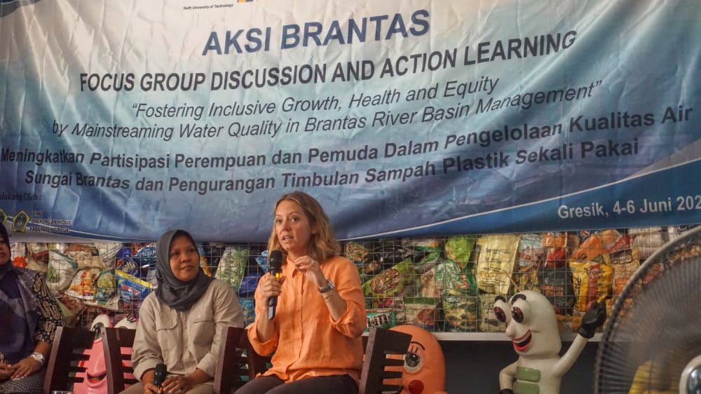 Perempuan Das Brantas Ambil Peran Jaga Sungai Dengan Tema One Earth